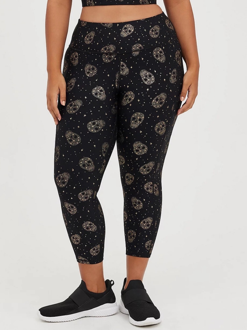TORRID Black Crop Leggings with Gold Skull Print 4X